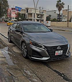 نيسان ألتيما